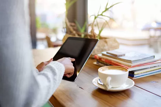 أهم مزايا التجارة الإلكترونية، وكيف تطورت حتى يومنا هذا؟